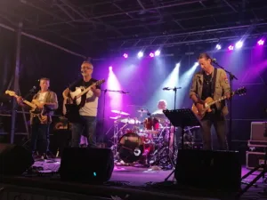 Soyez accompagné avec Groupe de musique Remake_Coverband inscrit dans notre annuaire pour trouver votre Groupe de musique autour de moi sur pour un conseil, un accompagnement ou un devis pour votre stratégie de marketing digital. Remake_Coverband est un établissement de [&hellip;]