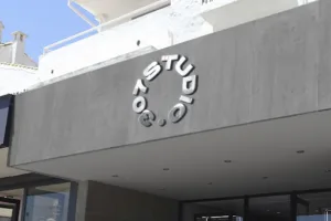 307 Studio | Agence créative de communication – Graphiste – Développeur web – Audiovisuel à Paris