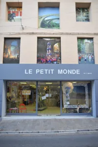 Le Petit Monde, Atelier d’encadrement – Afficherie – Photos d’identité à Céret