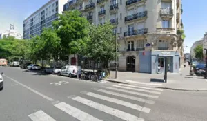 Add Expert Advertisement & Media Services Inc. à Paris