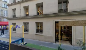 Add Expert Advertisement & Media Services Inc. à Paris