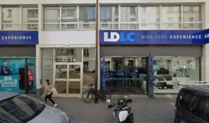 NEUF MOIS Magazine à Paris