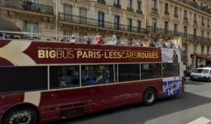Com. Un Nuage à Paris